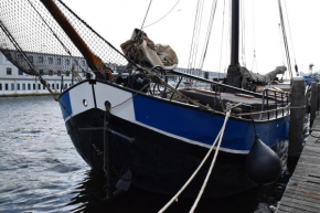 Отель Boat-Apartment Rotterdam Fokkelina  Роттердам